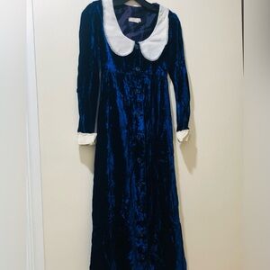 Elegant Blue Vintage Velvet Dress with White Collar